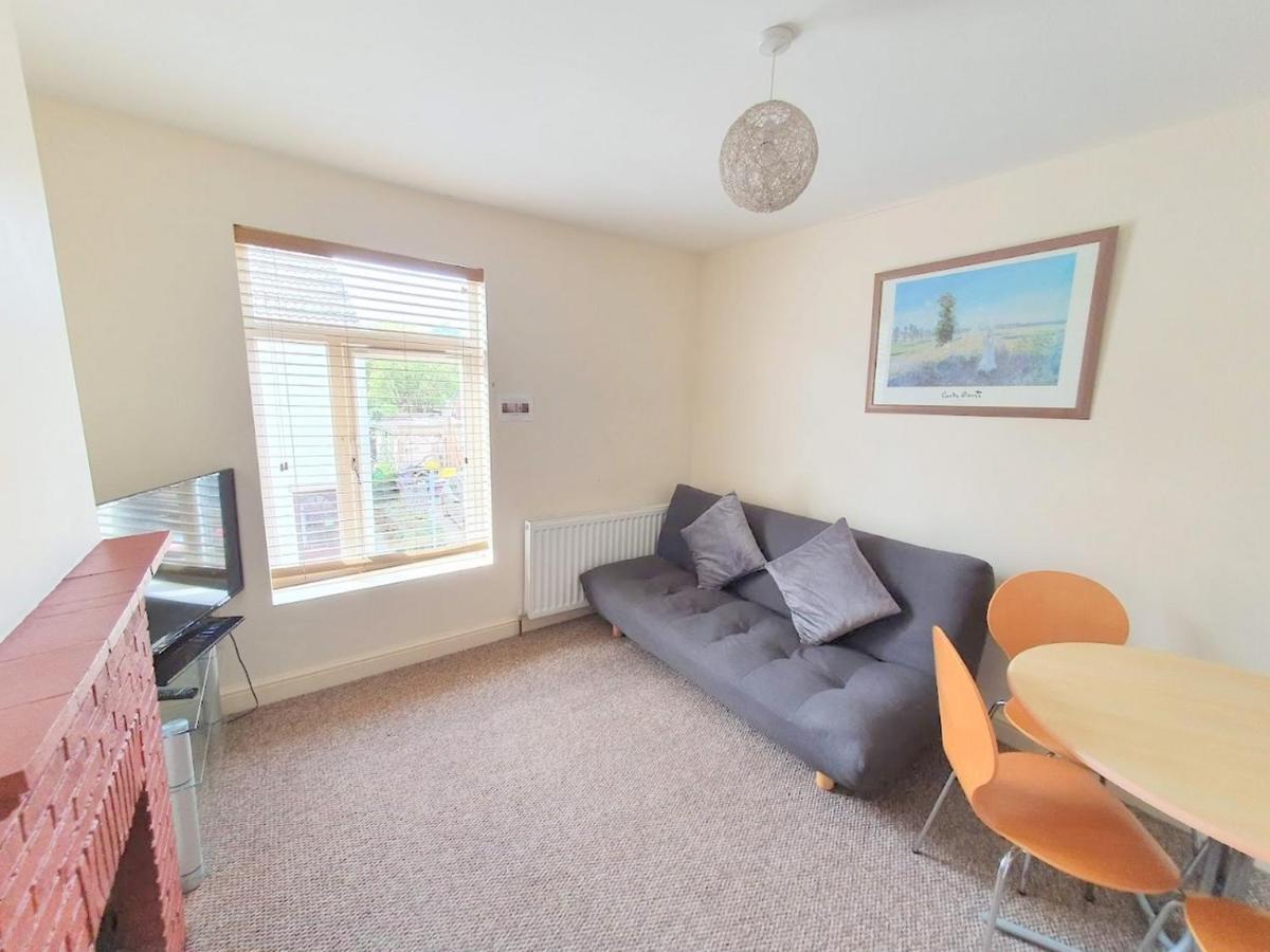 Bassett Flat With 2 Bedrooms And Superfast Wi-Fi Sittingbourne Exterior photo