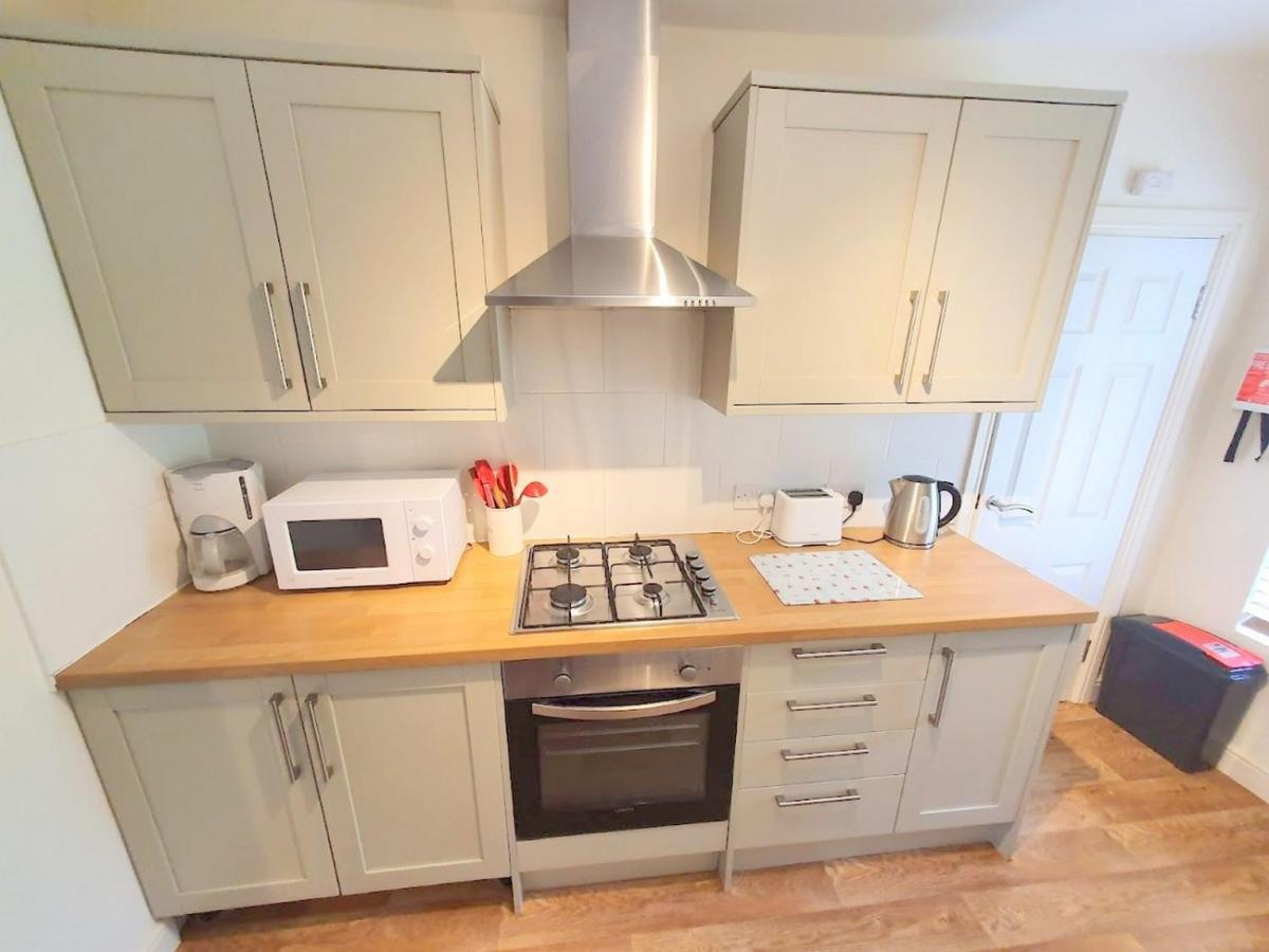 Bassett Flat With 2 Bedrooms And Superfast Wi-Fi Sittingbourne Exterior photo
