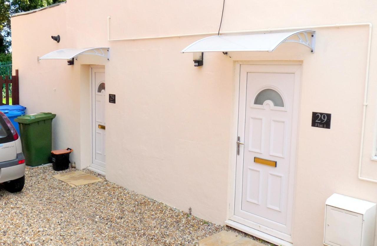 Bassett Flat With 2 Bedrooms And Superfast Wi-Fi Sittingbourne Exterior photo