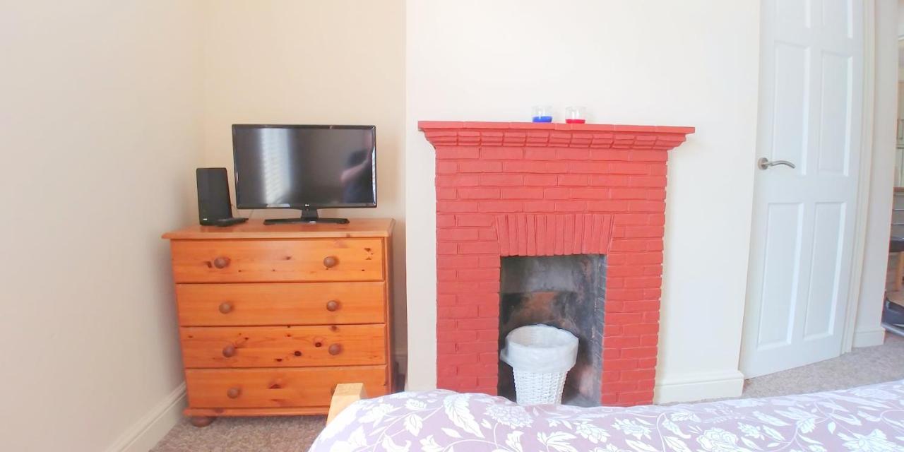 Bassett Flat With 2 Bedrooms And Superfast Wi-Fi Sittingbourne Exterior photo