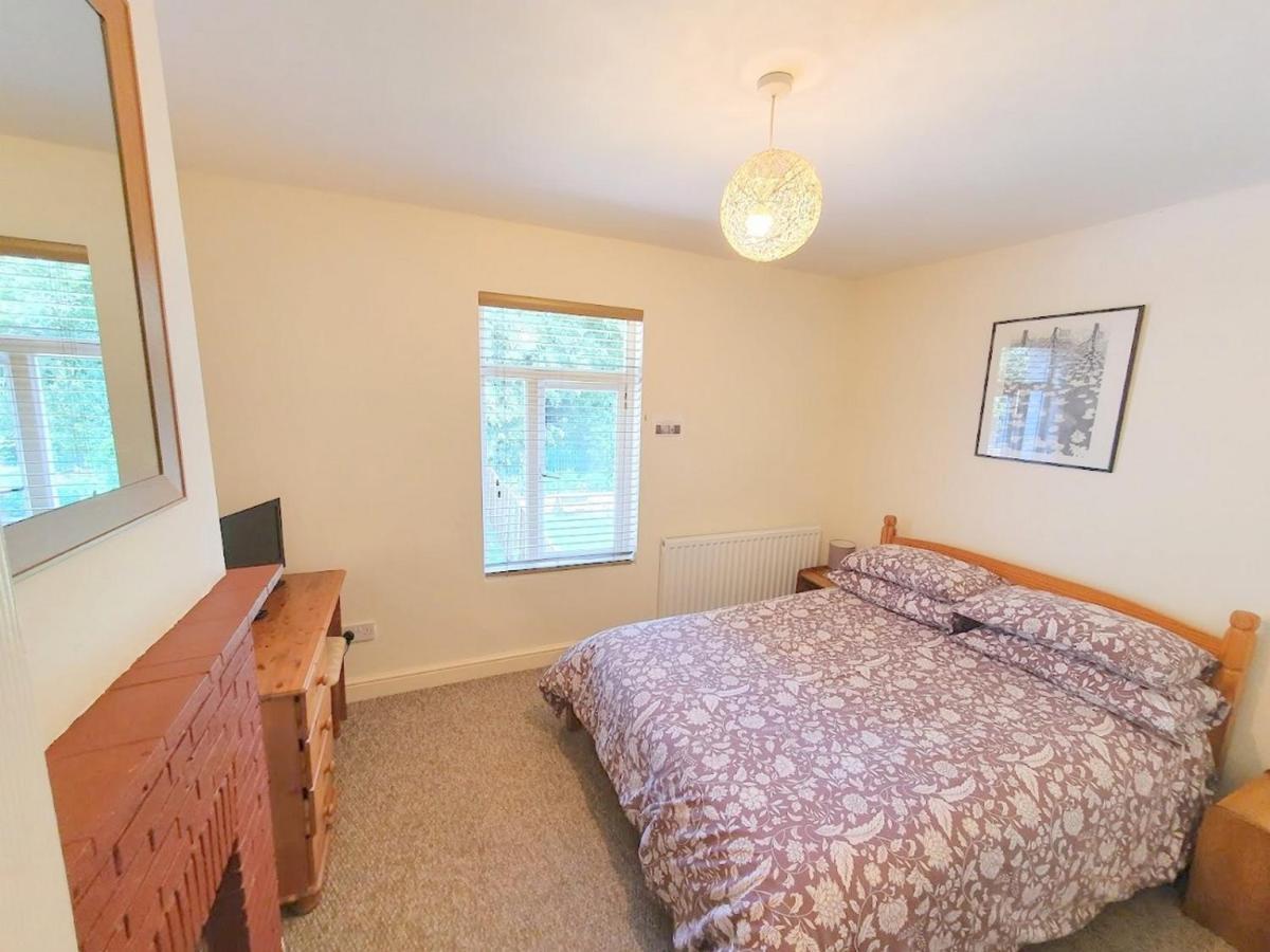 Bassett Flat With 2 Bedrooms And Superfast Wi-Fi Sittingbourne Exterior photo