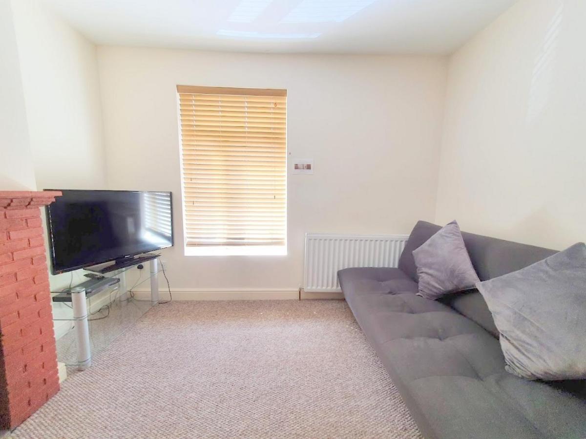 Bassett Flat With 2 Bedrooms And Superfast Wi-Fi Sittingbourne Exterior photo