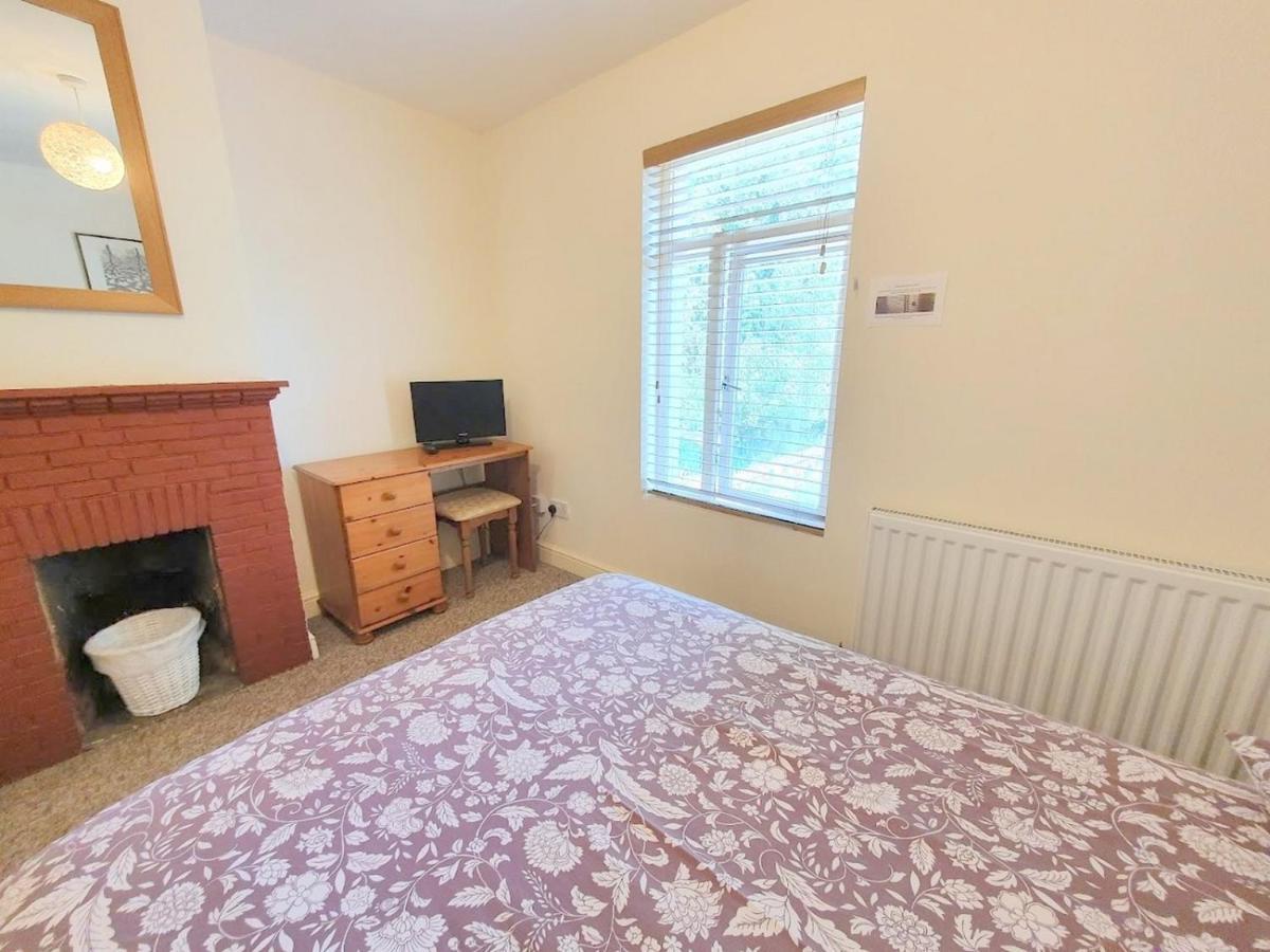 Bassett Flat With 2 Bedrooms And Superfast Wi-Fi Sittingbourne Exterior photo