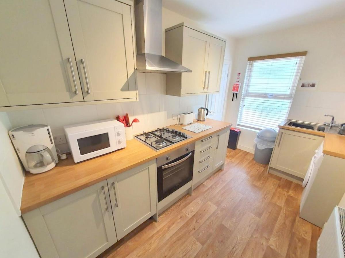Bassett Flat With 2 Bedrooms And Superfast Wi-Fi Sittingbourne Exterior photo