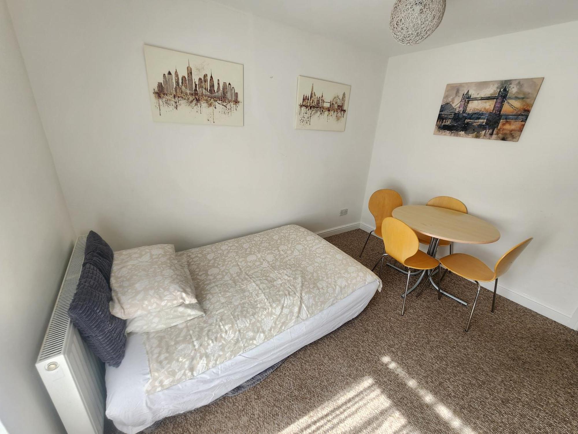 Bassett Flat With 2 Bedrooms And Superfast Wi-Fi Sittingbourne Exterior photo