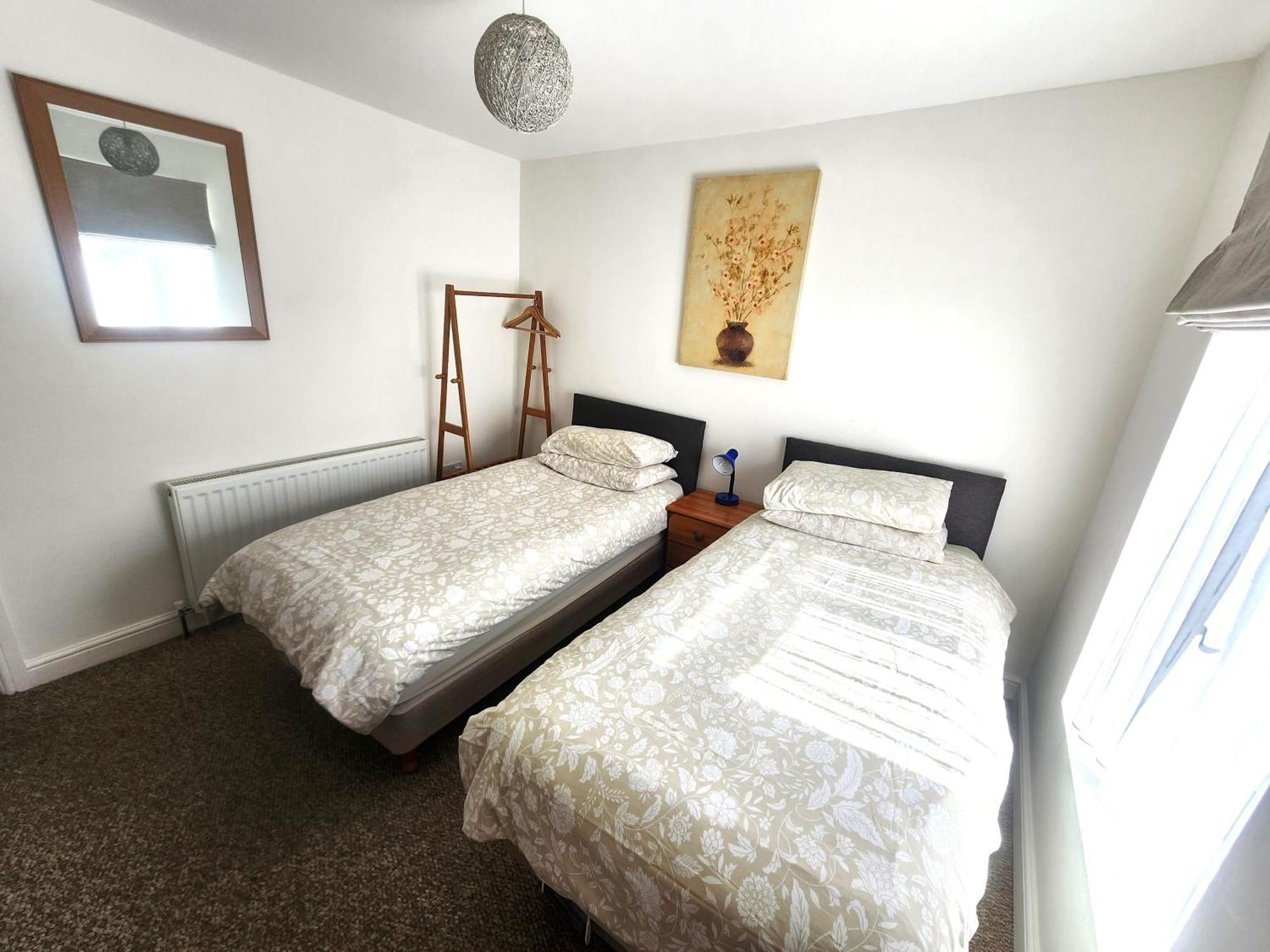 Bassett Flat With 2 Bedrooms And Superfast Wi-Fi Sittingbourne Exterior photo